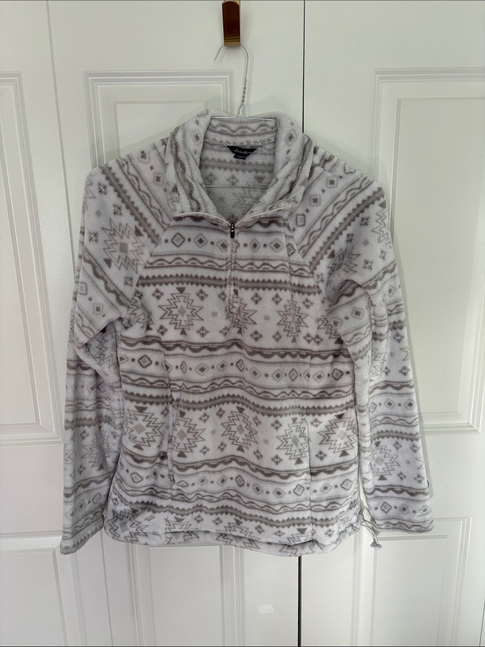 Eddie Bauer Cozy White/Gray/Beige Patterned Half-Zip Fleece Sweater